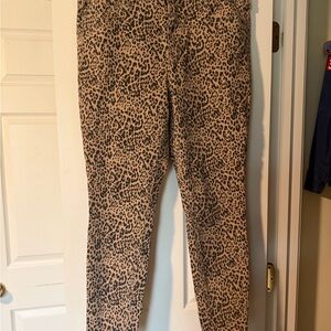GAP High Rise Leopard Print Leggings